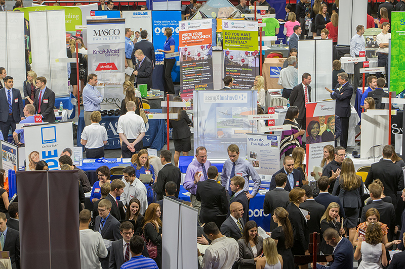 Career Fair 2015 Recruiters from nearly 300 employers focus on Miami