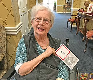 Knolls of Oxford Resident with her card