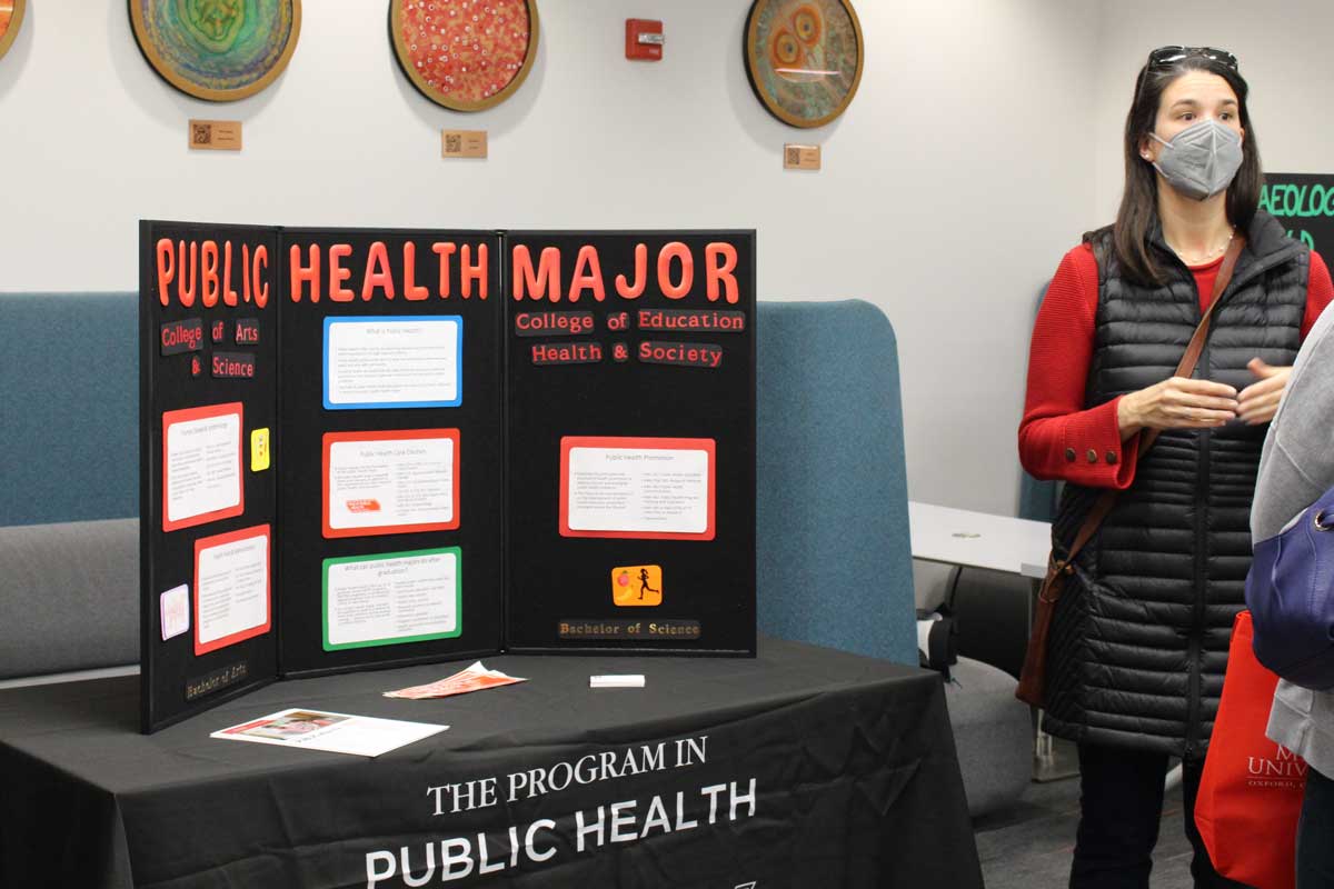 Attendees learn more about Public Health major at Miami University 