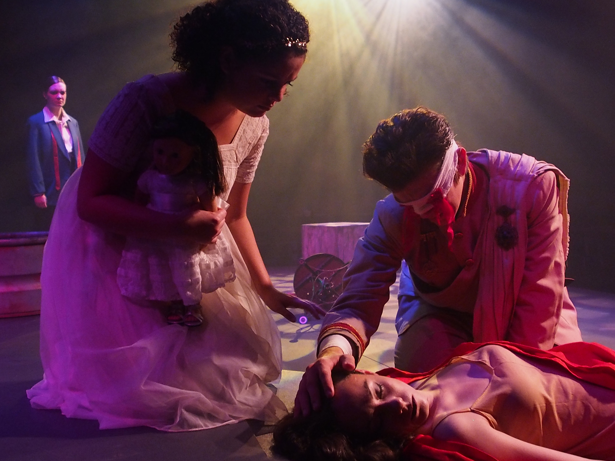 Oedipus mourns the death of Jocasta