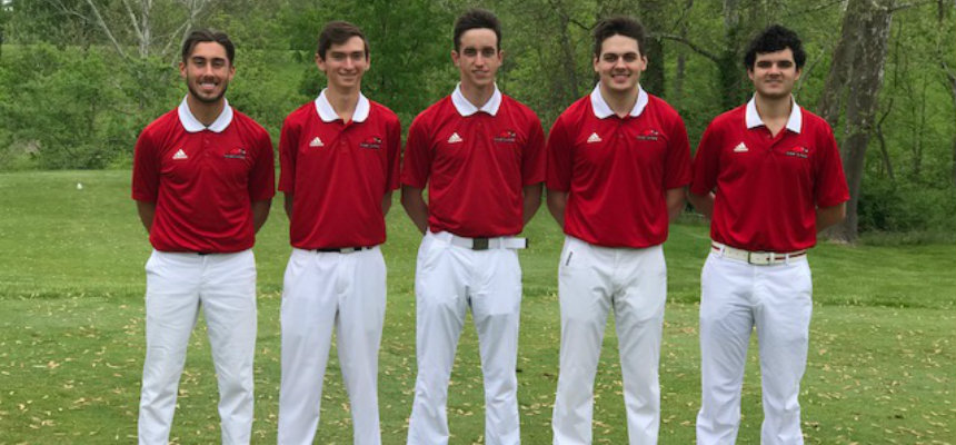 The 2017-18 golf team standing in a line