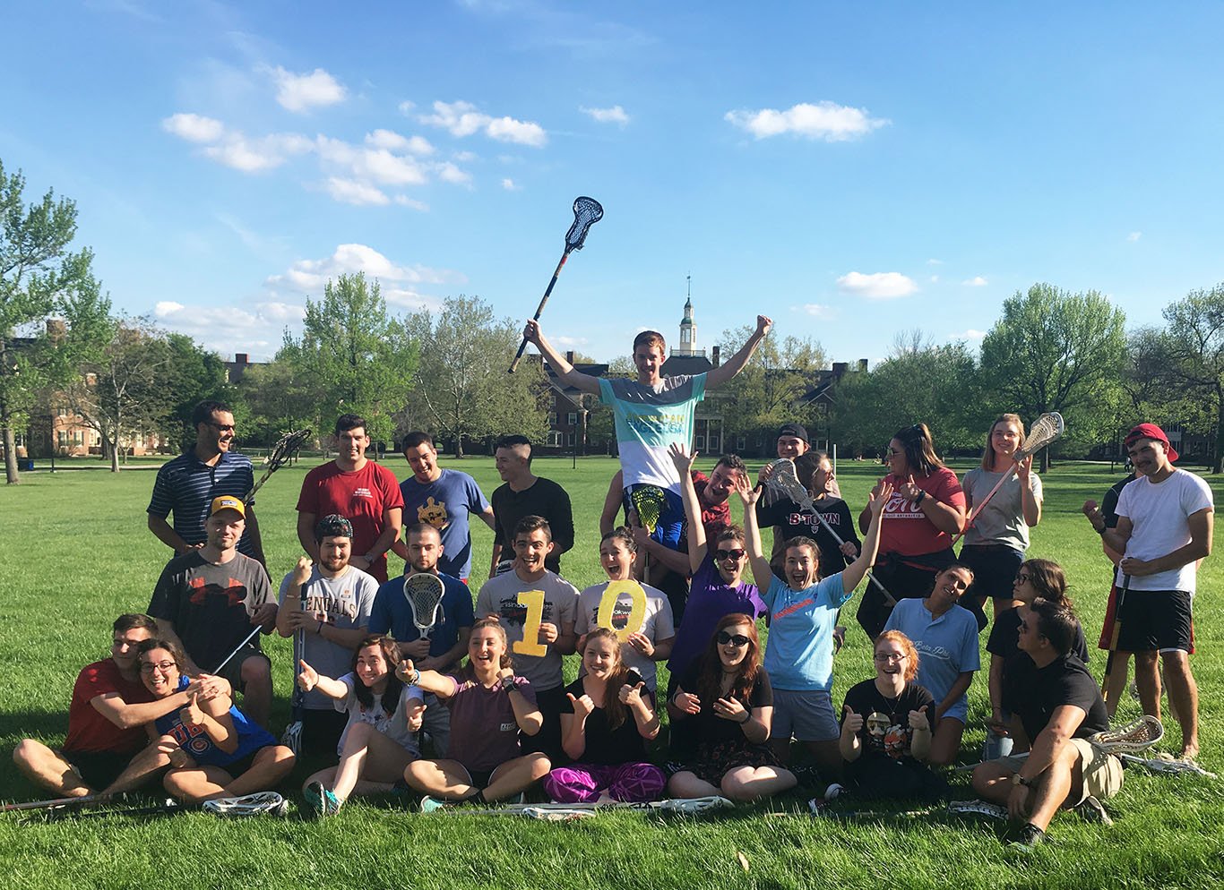 10 days! @MyaamiaCenter students say maawipyaataawi to the Class of 2017. Welcome to the alumni family! MiamiOHCountdown https://t.co/BuKiIsoh6H
