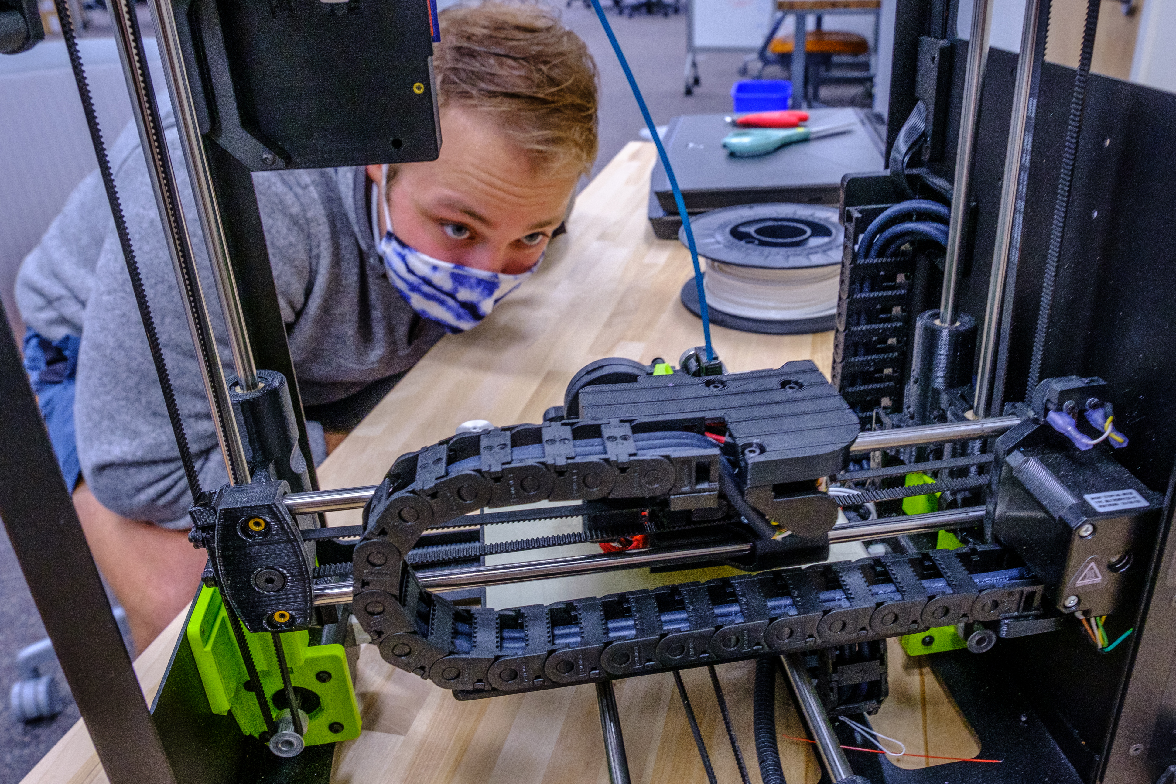 Student using the 3D Printer in King Library