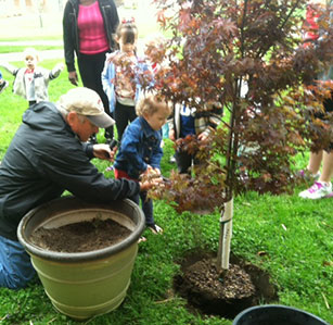 Japanese Maple and Richard Munson with children