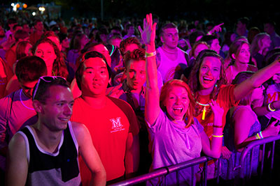 Students dance at concert