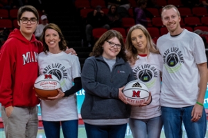 Organ donation recipients honor donor coordinators at halftime