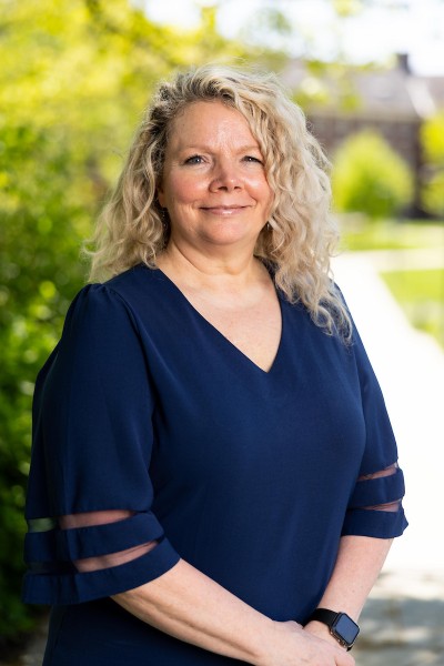 Mitzie Willis Headshot