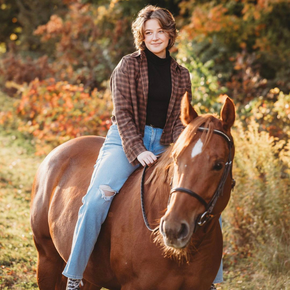 Hannah Lietz riding her horse