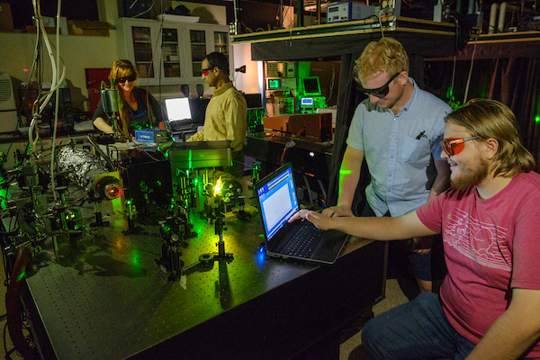 students in spectroscopy lab