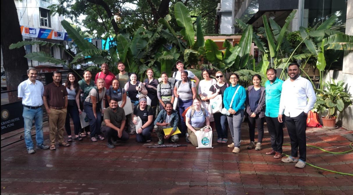 Group photo from the India Earth Expeditions trip.