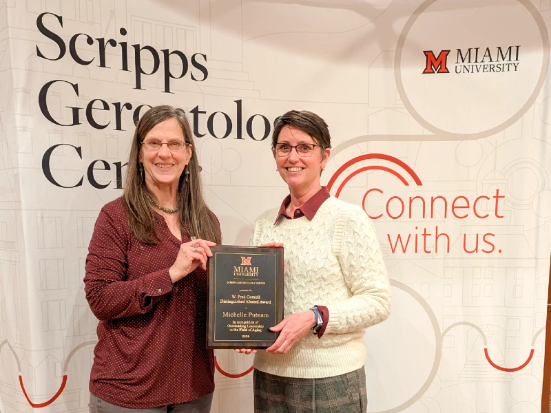 michelle putnam receiving award