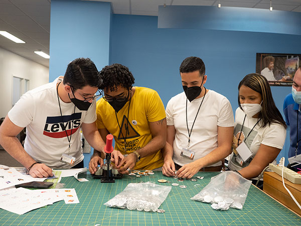 SUSI 2022 students work on a project in Makerspace in King Library.