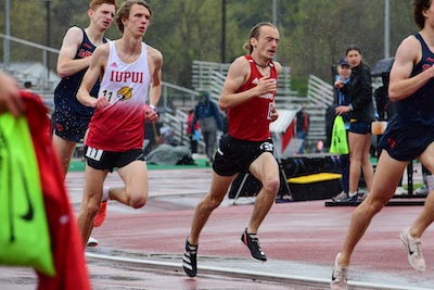 Mhalicki Bronson running in a track event.