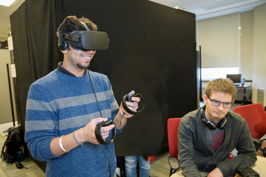 Miami students using VR headsets