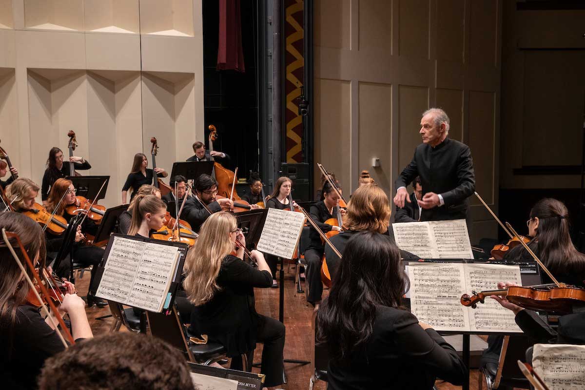 Maestro Ricardo Averbach conducts the Miami University Symphony Orchestra.