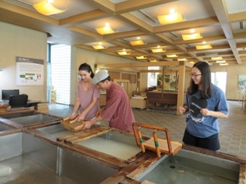 Students learn ancient papermaking processes at that Hanji Museum