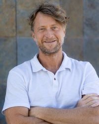 Travis Rhyan Headshot