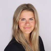 Grace Amell Headshot