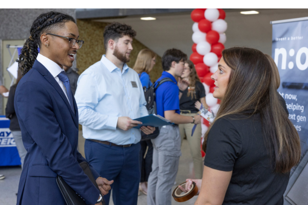 CEC student speaks with recruiter at STEM Career Fair at Miami University