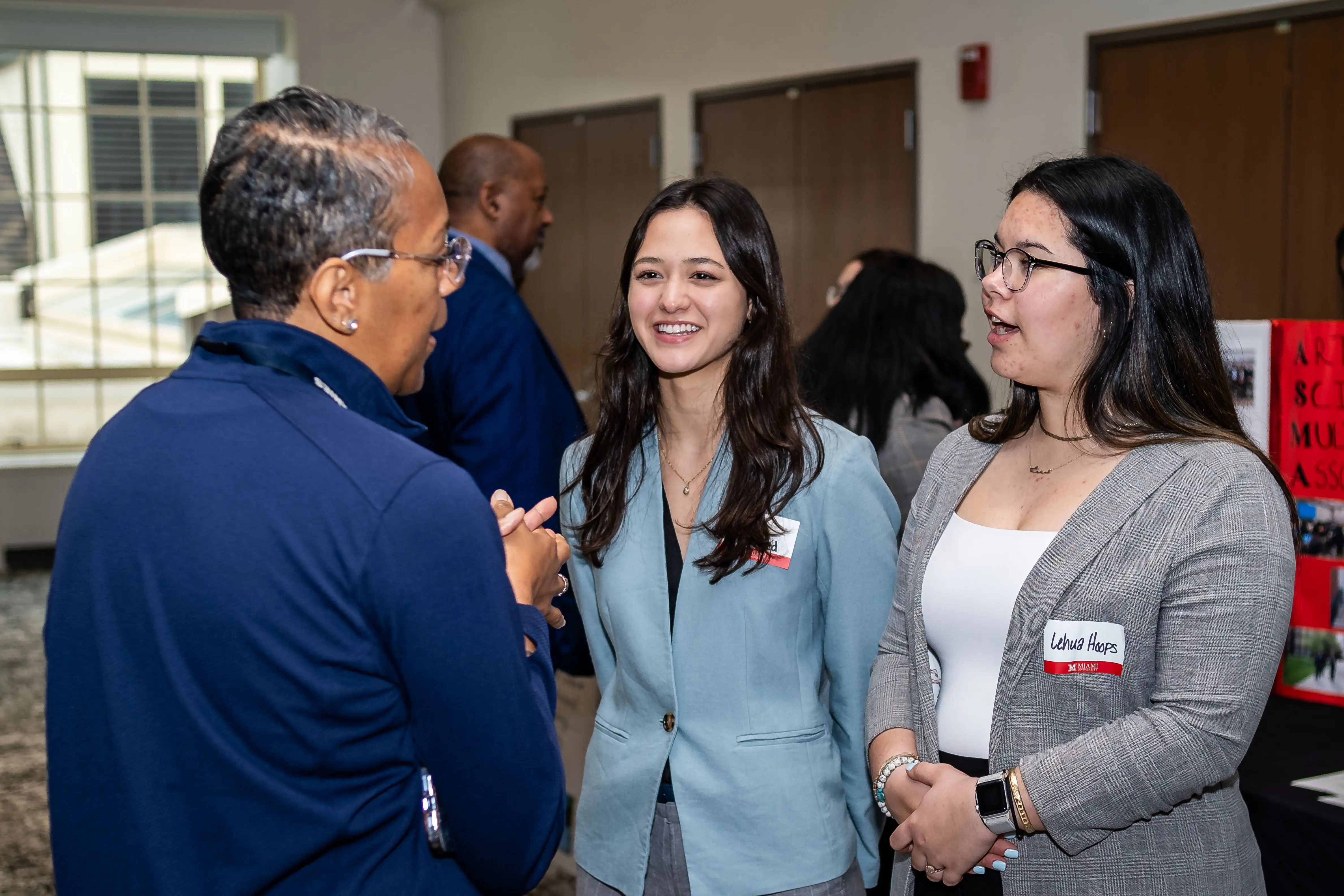 Photo of employers networking with Miamians