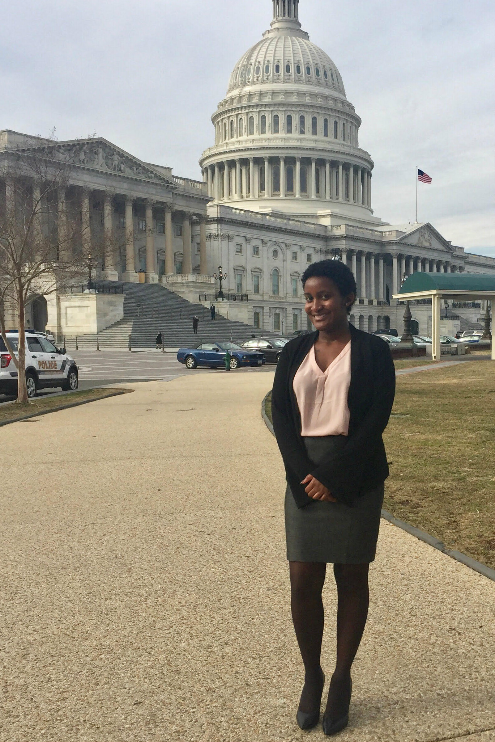 naomi takes picture in Washington DC