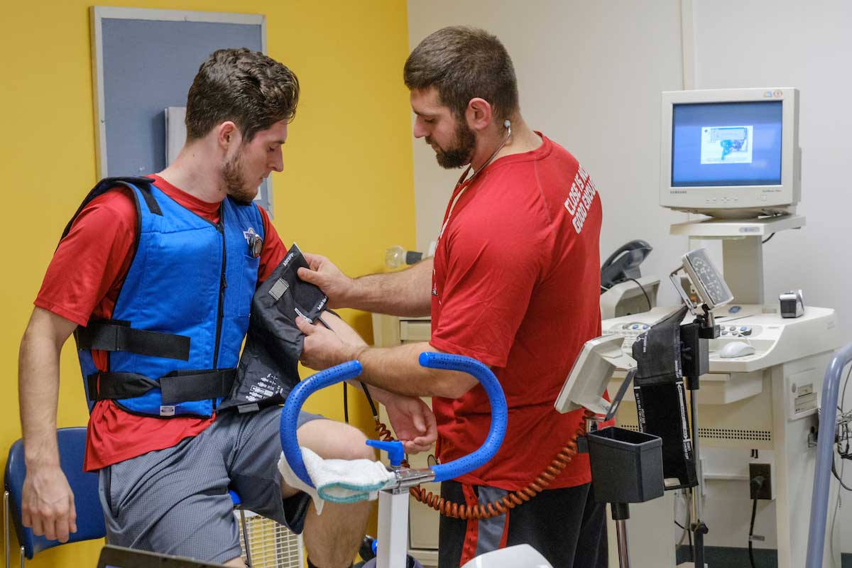 https://miamioh.edu/ehs/departments/kinesiology-nutrition-health/_images/faculty-exercise-lab.jpg
