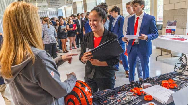 Miami University student meets with a Cincinnati Bengals rep during the 2025 Sport Career Exploration and Networking Expo.