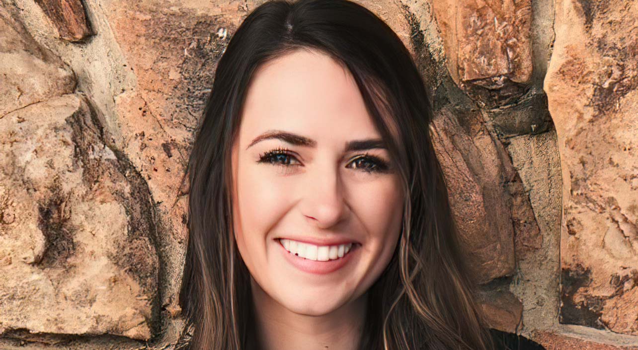 Headshot of Dominique Van Howe 