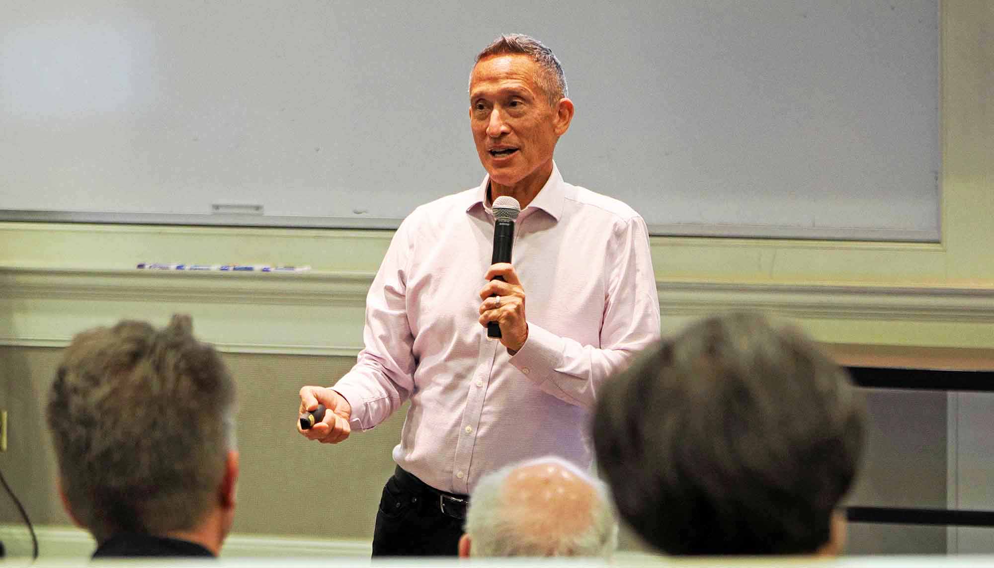 Jose Bowen talking to faculty