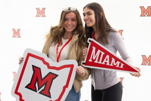 mother and daughter at a Make it Miami event