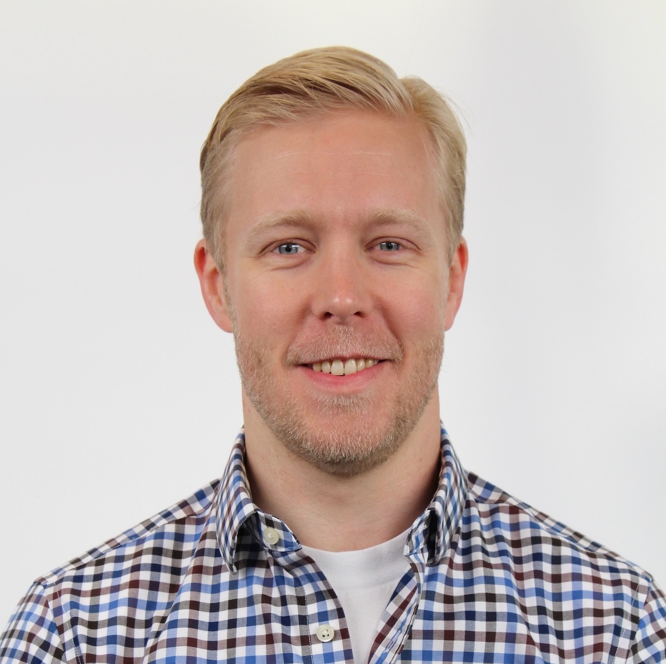 Dr. Adam Troy headshot