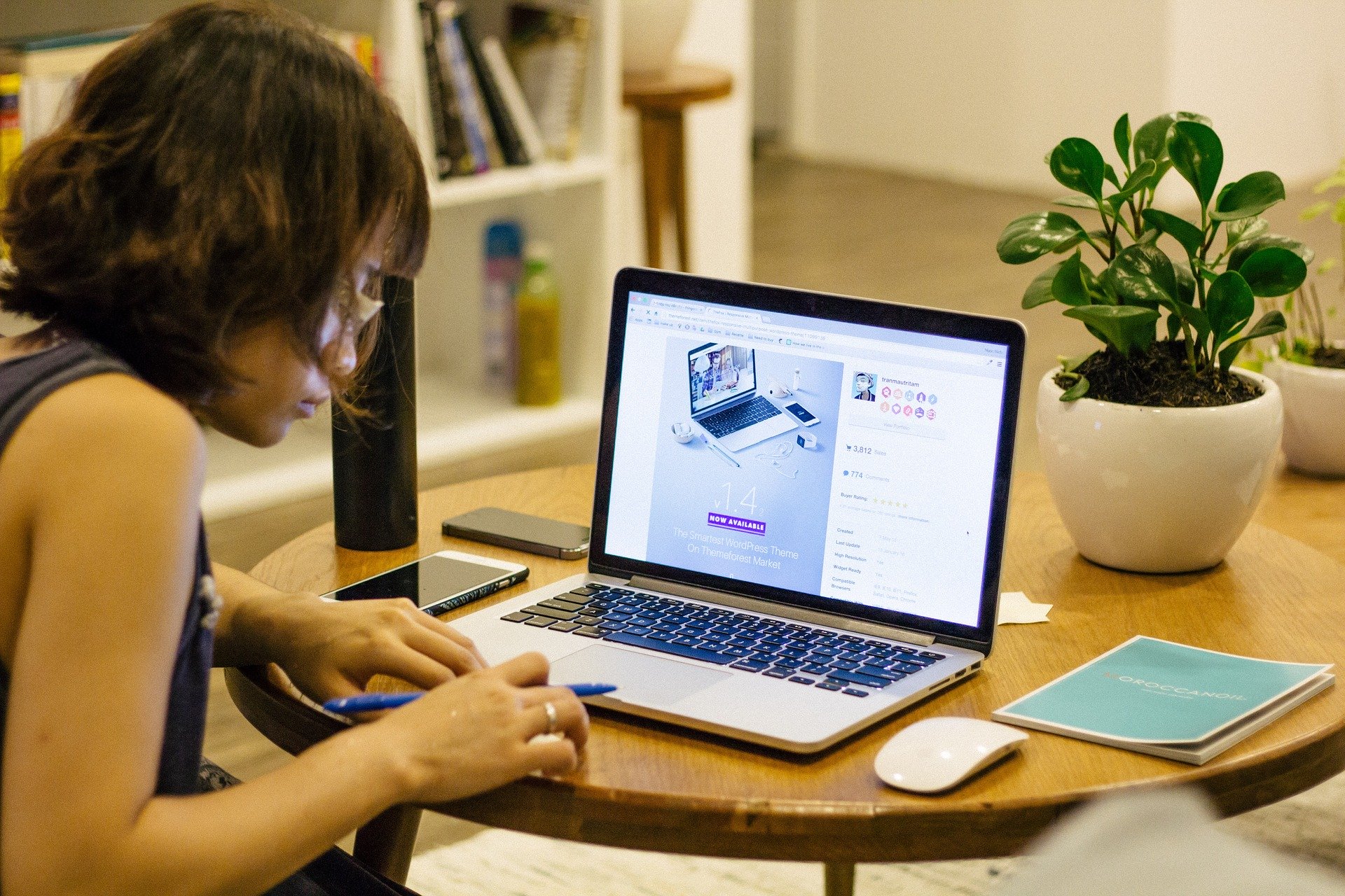 Student using web conferencing