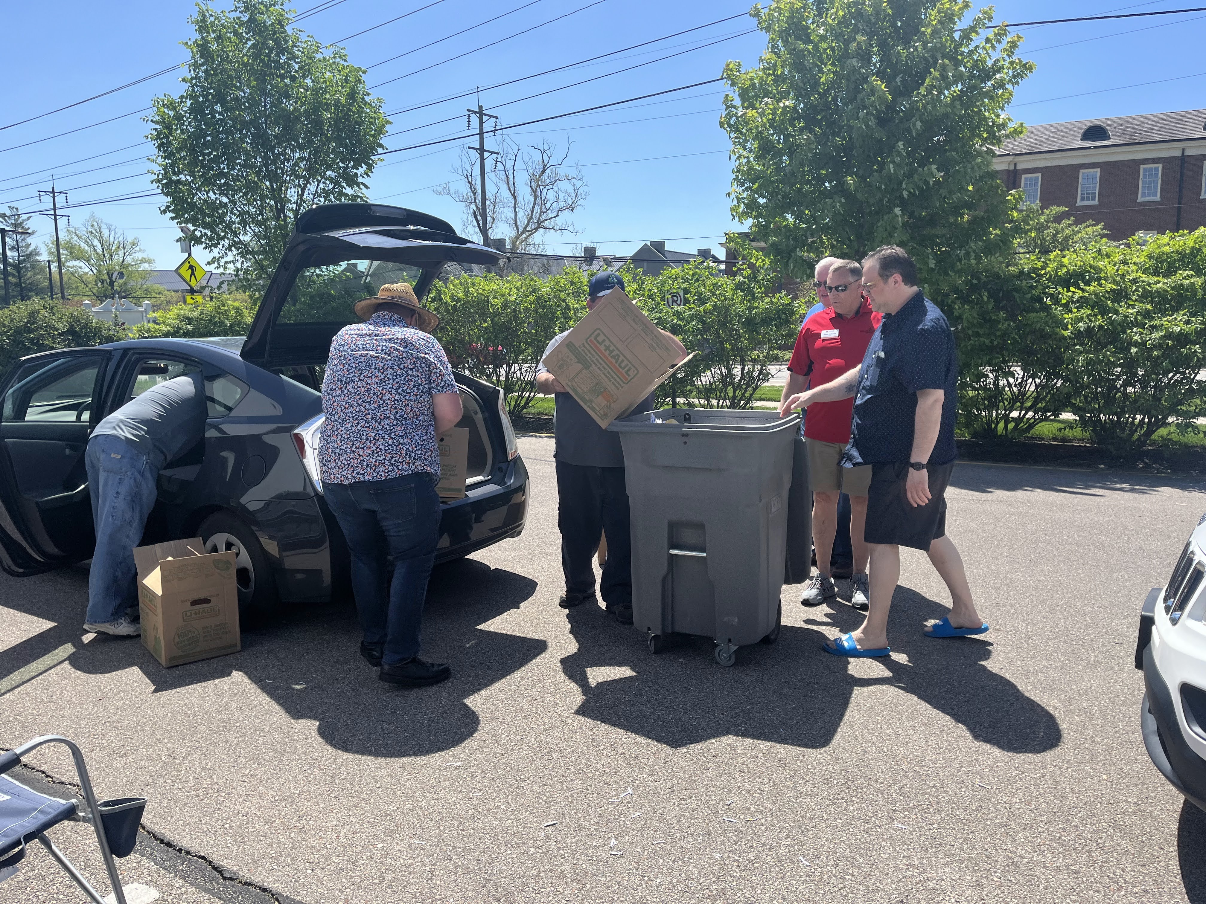 Loading a shred bin