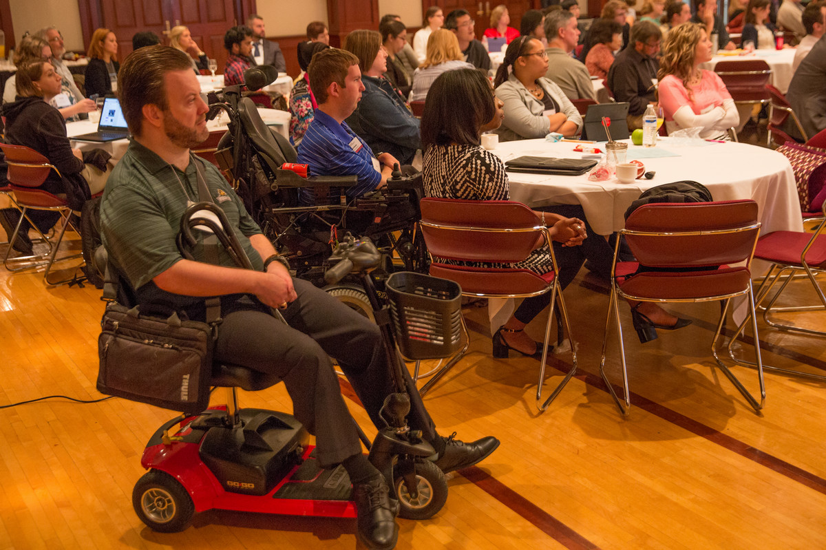 Crowd attends the keynote address.