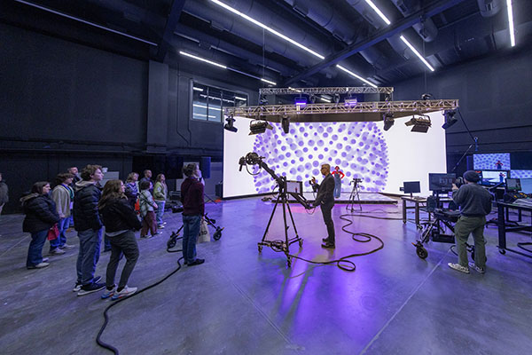 Students get a behind-the-scenes look at the XR Stage in the McVey Data Science building, which had its grand opening March 16 (photo by Scott Kissell)