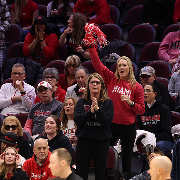 Miami University men's basketball fans