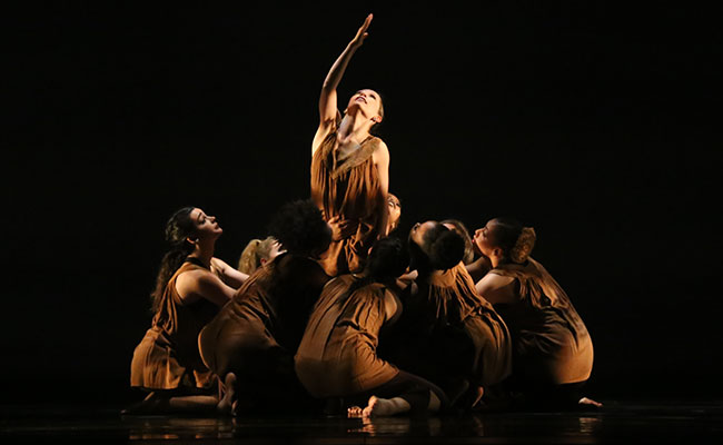 Dayton Contemporary Dance Company on stage