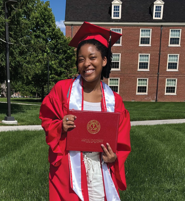 2025 ECA student Abigail Evans received her Associate of Arts in General Studies during the CLAAS Divisional Recognition Ceremony on Sunday, May 18.
