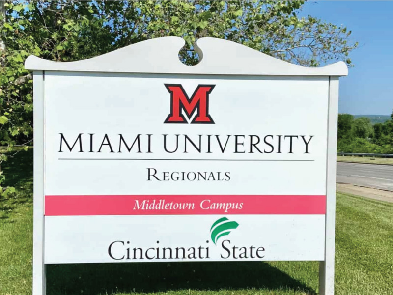 Miami University Regionals and Cincinnati State sign on the Middletown campus. 