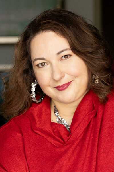 Stephanie Dray